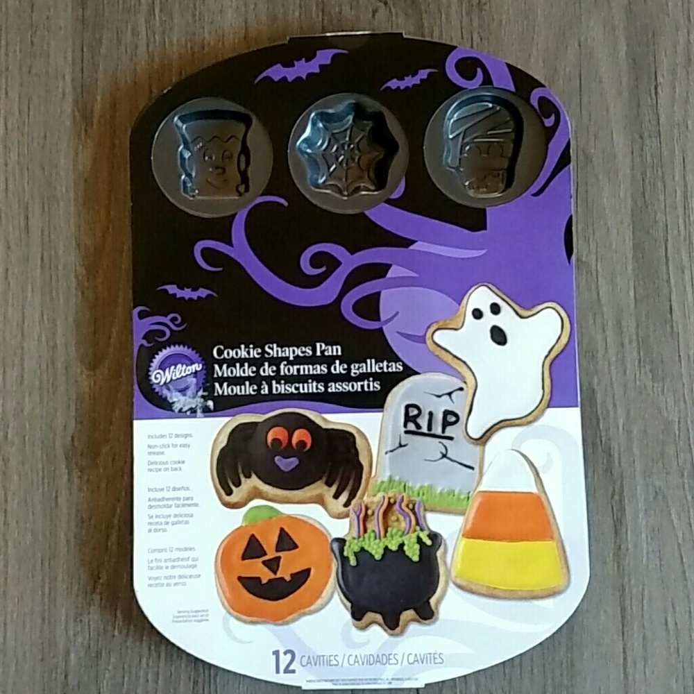 Wilton Halloween 12 Cookie Shapes Non Stick Pan